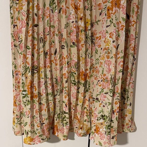 Skies Are Blue Floral Pleated Maxi Skirt - Picture 3 of 6